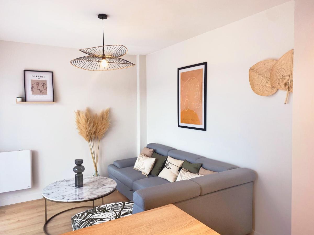 L'alcove - T2 Calme, Terrasse & Parking Prive Apartment *